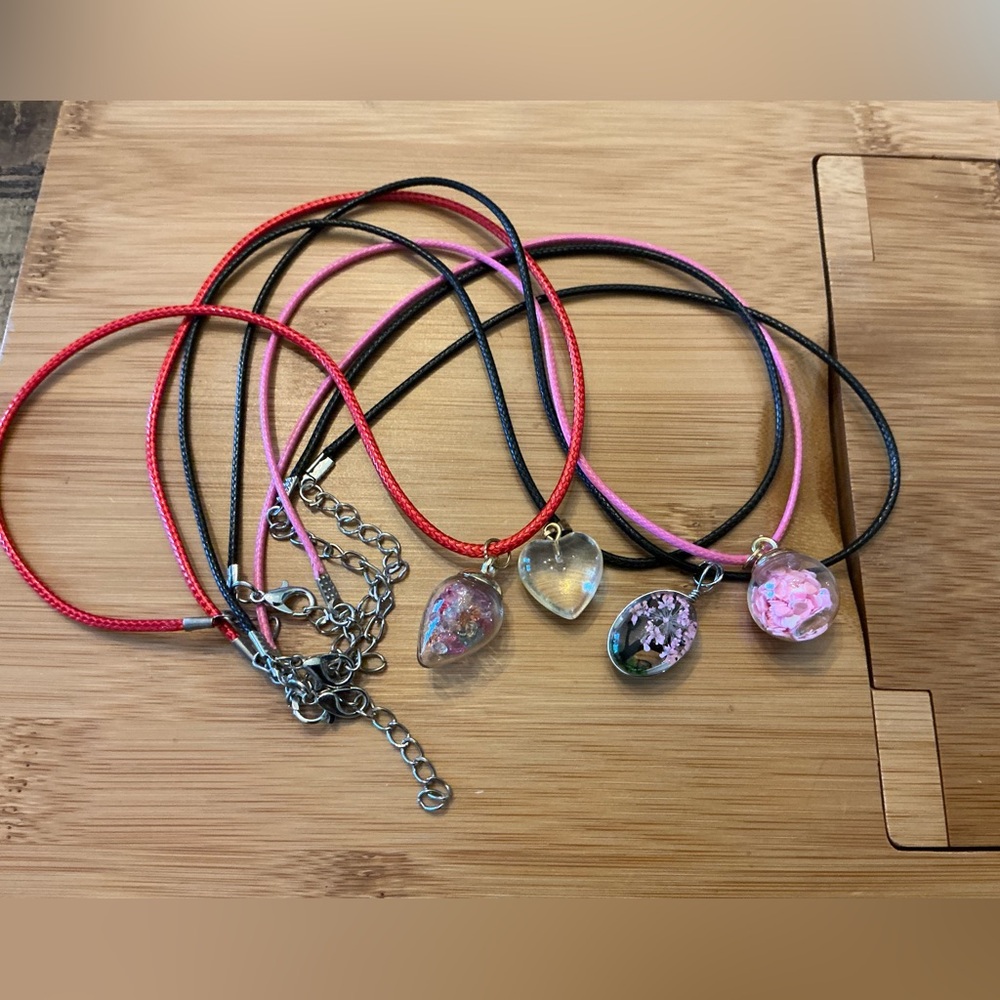 Set of 4 Pendant Necklace